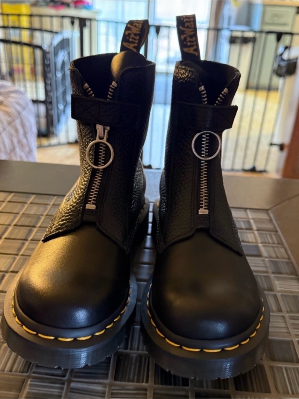 DR MARTENS AIRWAIT
Size 5 NEW - Picture 7 of 7
